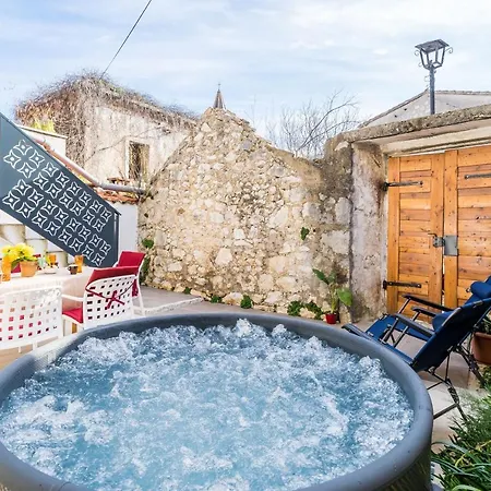 Family Friendly House With A Parking Space Mokosica, Dubrovnik - 19154 Feriehus *
